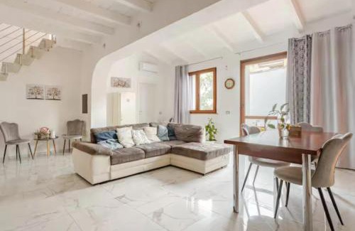 San Sperate Apartment | VILLA WITH GARDEN, San Sperate