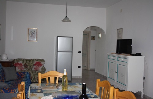 Orosei Villa | Villa with large garden bordering Bidderosa park
