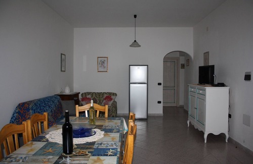 Orosei Villa | Villa with large garden bordering Bidderosa park