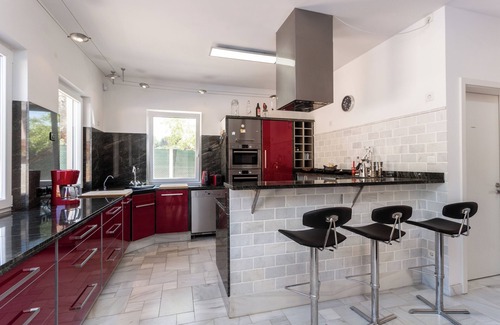 Calafell Villa | Villa with large pool, loft and granny apartment
