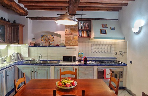 Rignano sull'Arno Villa | Villa with Pool - 4 rooms with independent bathroom