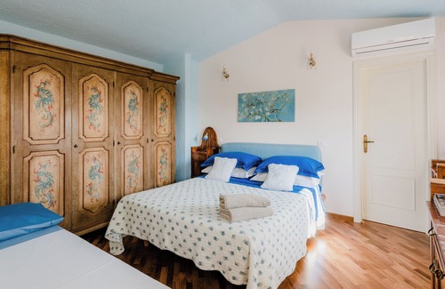 Stiava House | Villa with panoramic view and tranquility, swimming pool among olive trees and beaches at 6 km.