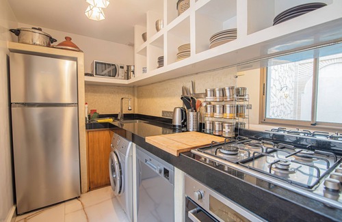 Swiss City Villa | Villa with pool 10 minutes from the beach!