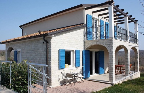 Kunj Villa | Villa with pool and covered terrace