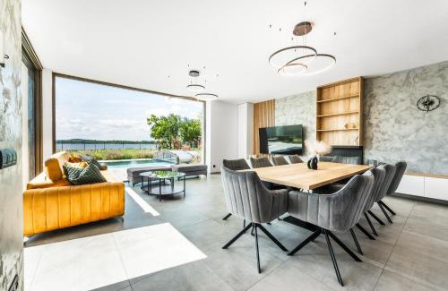 Pasohlavky Villa | Villa with pool by the lake Mušovské jezero