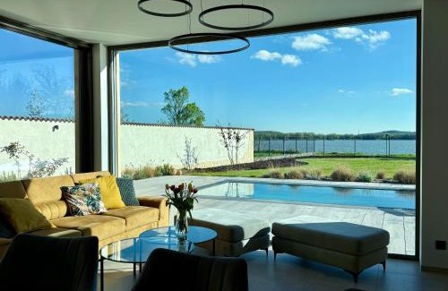 Pasohlavky Villa | Villa with pool by the lake Mušovské jezero