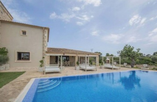 Es Palmer Ski Chalet | Villa with pool in front of Es Trenc