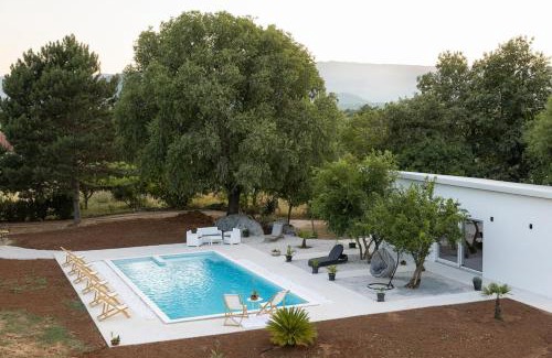 Pricelje Apartment | Villa with Pool near Podgorica