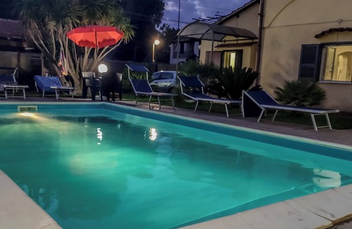 Villaggio Coppola Villa | Villa with private pool and garden, not far from the sea