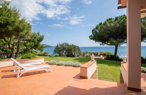 Capoliveri Villa | Villa with private access to the sea