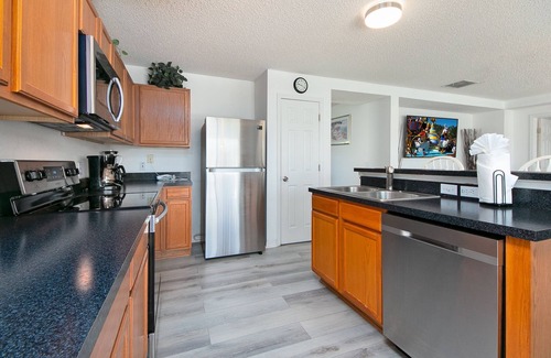 Liberty Village Villa | Villa with Private Pool, Games Room, Free Wifi and Lake View