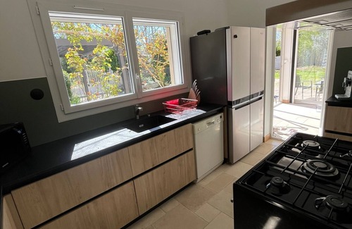 Gignac House | Villa with private pond and large plot close to the sea