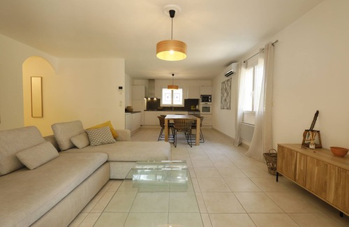 Lezignan-Corbieres Villa | VILLA WITH SWIM SPA