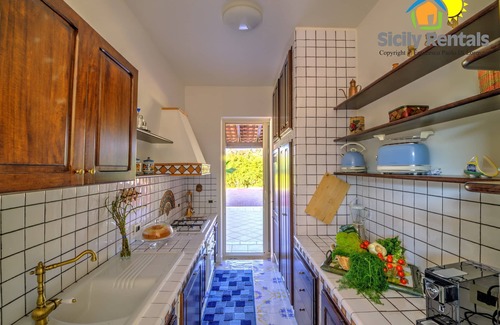 Seccagrande Villa | Villa with swimming pool close to beautiful historical and natural beauties