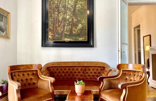Herminamezo Apartment | Villa with terrace overlooking the city park