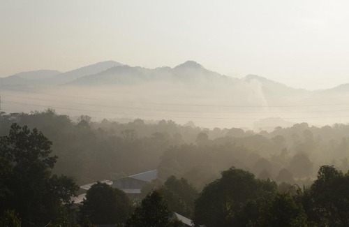 Hulu Selangor House | Villa with Titiwangsa Hill View