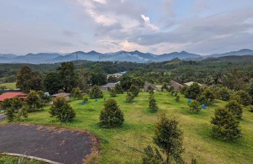 Hulu Selangor House | Villa with Titiwangsa Hill View