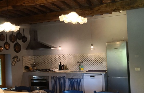 Vorno Villa | Villa XVI sec With salt water pool Wifi A/C in a fenced area