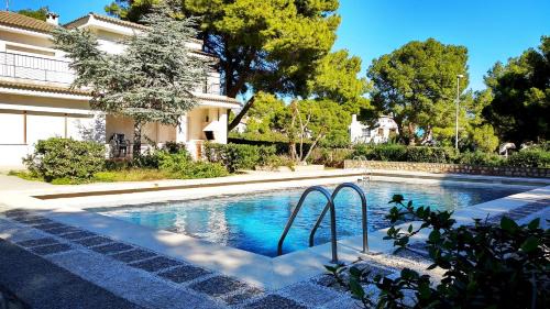 Calafat Villa | Villa Yate
