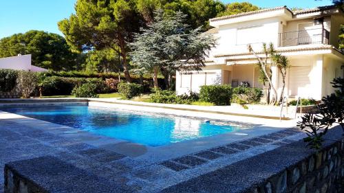Calafat Villa | Villa Yate