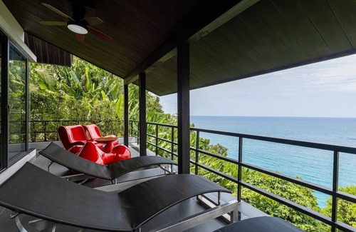 Kamala Villa | Villa Yin-Noi, 2 rooms, Sleeps 4, Perfect for Honeymooners & Romantic Travelers.