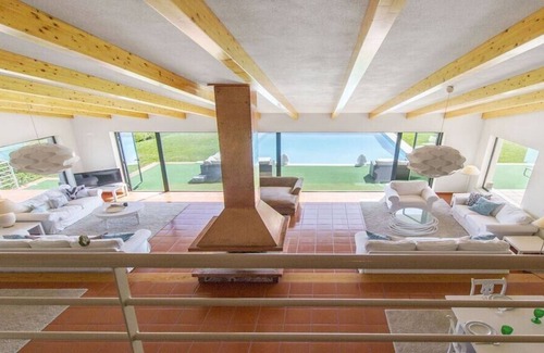 Ferreira do Zezere Villa | Villa Zezere Lago - Modern 4 bedroom villa - walking distance to Cast River dam