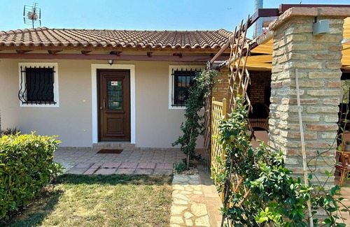 Ilida House | Villa Zoe renovated house for summer vacation and more