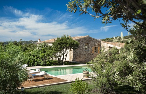 Arzachena Villa | Villa 'Zolo' with Sea View, Wi-Fi and Air Conditioning