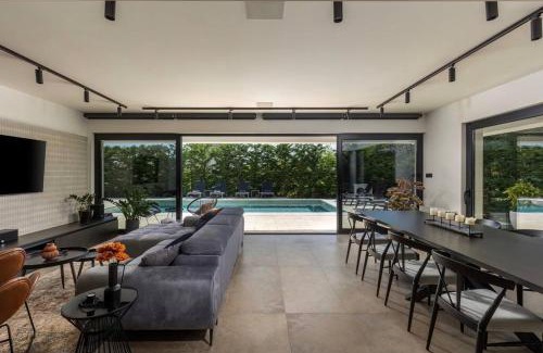 Pelegrin Villa | Villa Zorina heated pool 45 m2, Jacuzzi & sauna