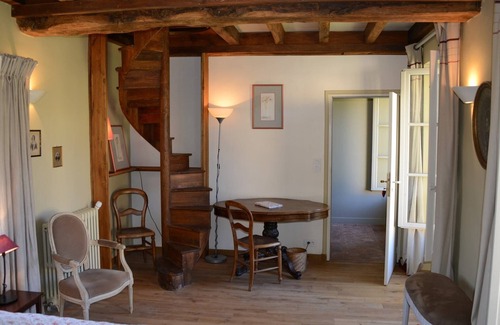 Noisy-le-Roi Villa | Village apartment - 3/4 rooms (approx. 70m2) on the ground floor on 3 levels