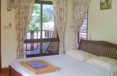 Si Sunthon House | VILLAGE APARTMENT PHAN 123, 1.5 KM TO BANGTAO BEACH (10875)