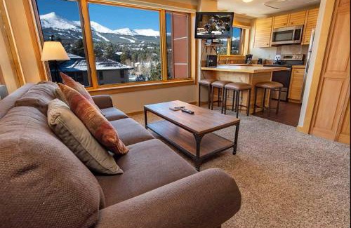 Peak 9 House | Village at Breckenridge Peak 9 Inn, Liftside 4414