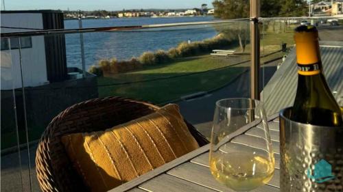 Marks Point House | Village Bay Lake house family Lake House with Spa