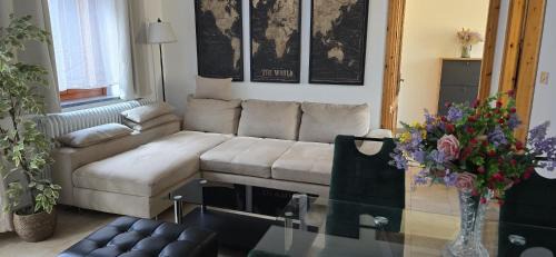 Lassolaz Apartment | Village Charm in Casa Estulio A