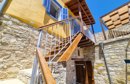 Skarinou Apartment | Village Charm Pool Apartment at Skarinou