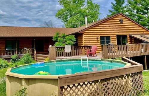 Lansing Cabin | Village Creek Lodge 7bedroom Cabin with Pool, Fishing Pond & Hot Tub Jacuzzi