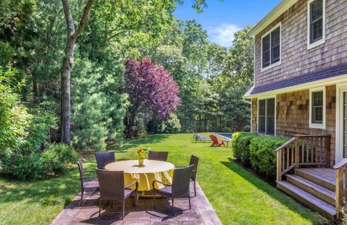 East Hampton North House | Village Fringe Hideaway