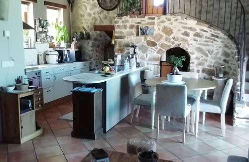 Volonne House | Village house with swimming pool and very large terrace, 10 mn south of Sisteron.