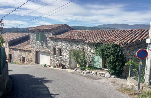 Volonne House | Village house with swimming pool and very large terrace, 10 mn south of Sisteron.