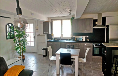 Gerzat House | Village house with terrace