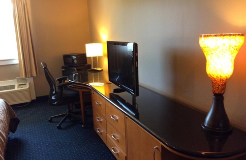 Annapolis Hotel | Village Inn
