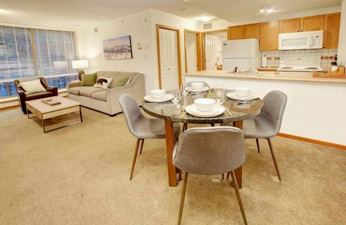 Village North Apartment | Village Retreat: 2 Bed, 2 Bath, HUGE Pool, Hot Tubs, Air Conditioning, Mtn Views
