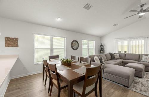 Sumter County House | Villages 3BR Patio With Golfcart By Eastport Square and Water Edges Recreation