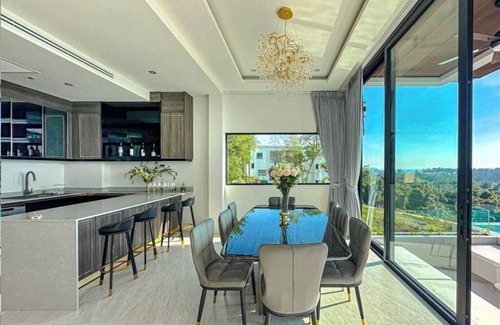 Bang Tao Villa | VillaLayan