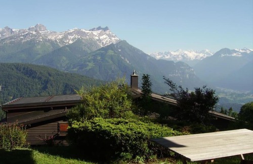 Chesieres Apartment | Villars sur Ollon garden and panoramic view