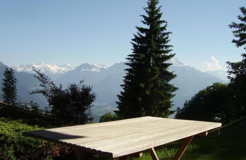 Chesieres Apartment | Villars sur Ollon garden and panoramic view