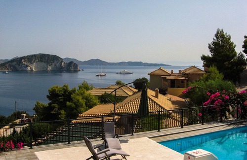Keri Village Apartment | Villas Cavo Marathia - Familien-apartment mit Meerblick und Pool in Traumlage