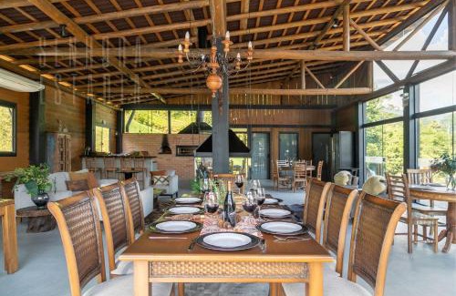 Aguas Mornas House | Villas Mornas Jacuzzi Piscina Lareira Eventos