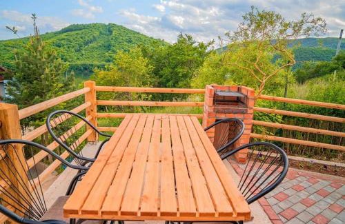 Gllamnik House | Villat Parku i Liqenit