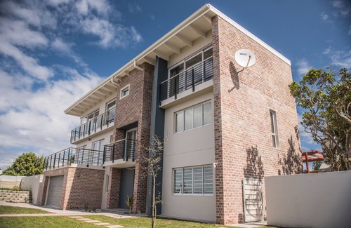 Van Dyks Bay House | VillaVue: Superb sea views; Shark & Whale Watching
